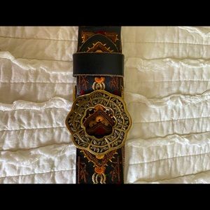 Woman’s Embroidered belt